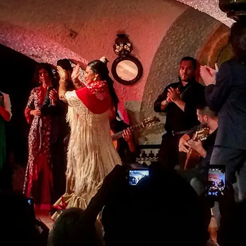 flamenco-dancing-in-barcelona---spain-tour-_shabbyeatworld