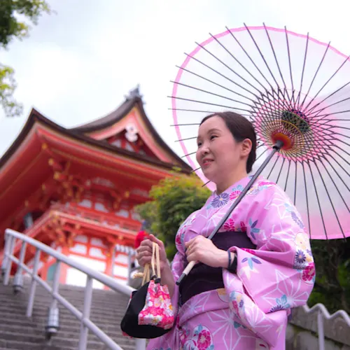 Kiyomizu-dera-temple-at-Kyoto-in-Japan