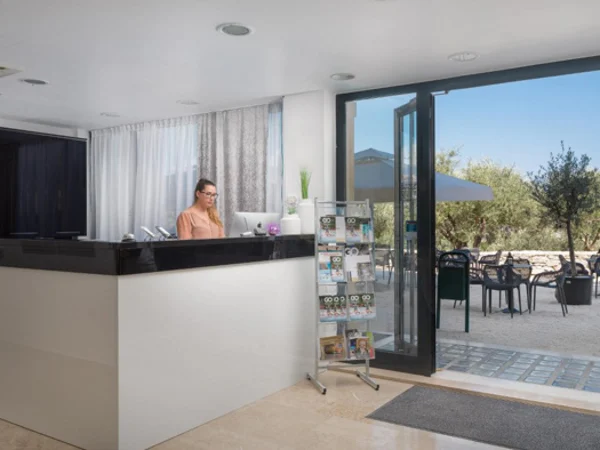 Split-Hotel-Pax-reception