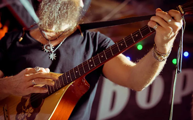 traditional-folk-irish-music-evening-optional-excursion-guided-europe-tour