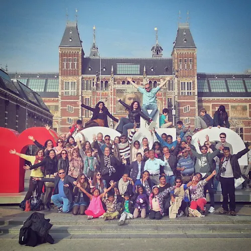 Amsterdam-group-_timthetourmansayer