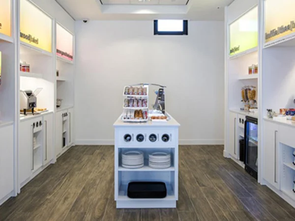 Amsterdam-hampton-by-hilton-amsterdam-breakfast