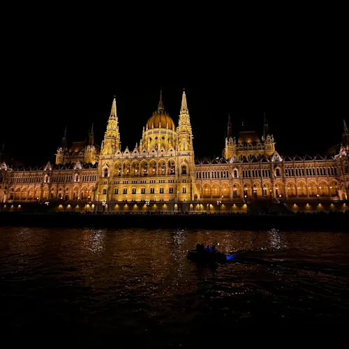 danube-river-cruise-budapest-hungary-instagram-_geoburden