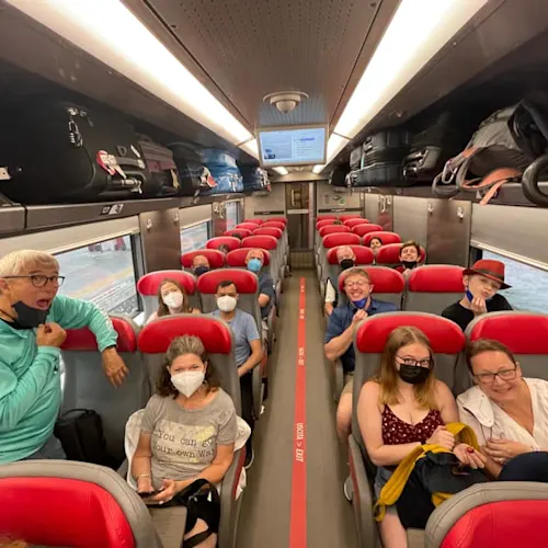 expat-explore-rail-train-tours-_martysebova