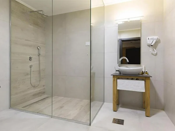 Hotel-Capital-bathroom