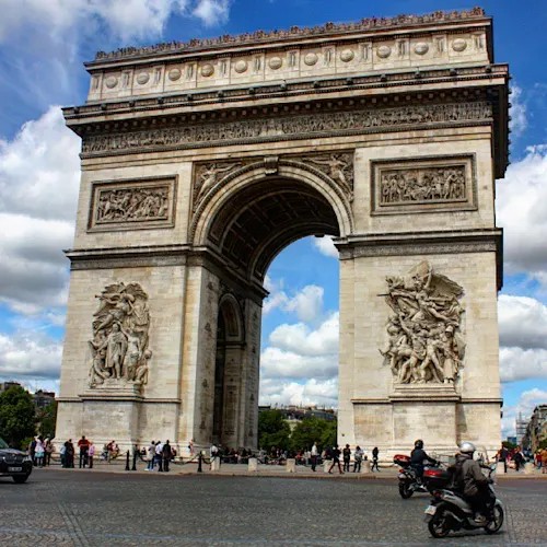 Paris-France-7-Instagram-_scouserontour