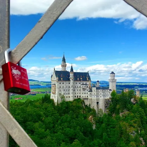 Instagram-neuschwanstein-castle-germany-_timthetourmansayer