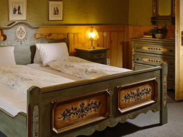 Jungfrau-Region-the-bear-inn-wilderswil-twin-room