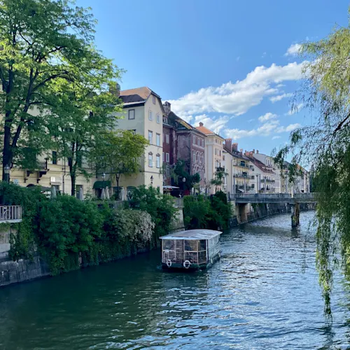 ljubljana-slovenia-ljubljanica-river-instagram-_travelingdepression_