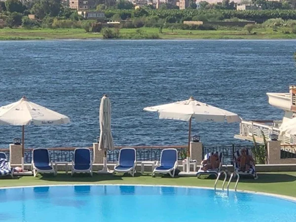 Lotus-Hotel-Luxor-pool