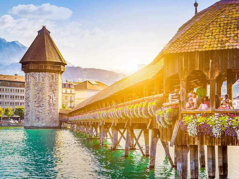 lucerne-chapel-bridge-switzerland