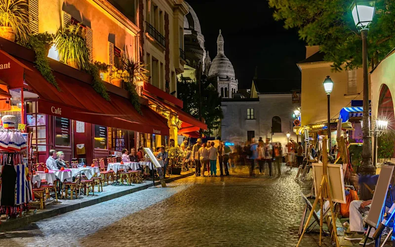 Paris-Montmartre-night-city-life-travel-europe-guided-tours-from-london