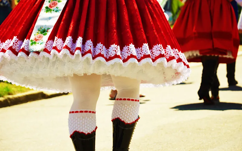 prague-traditional-folk-show-czech-republic