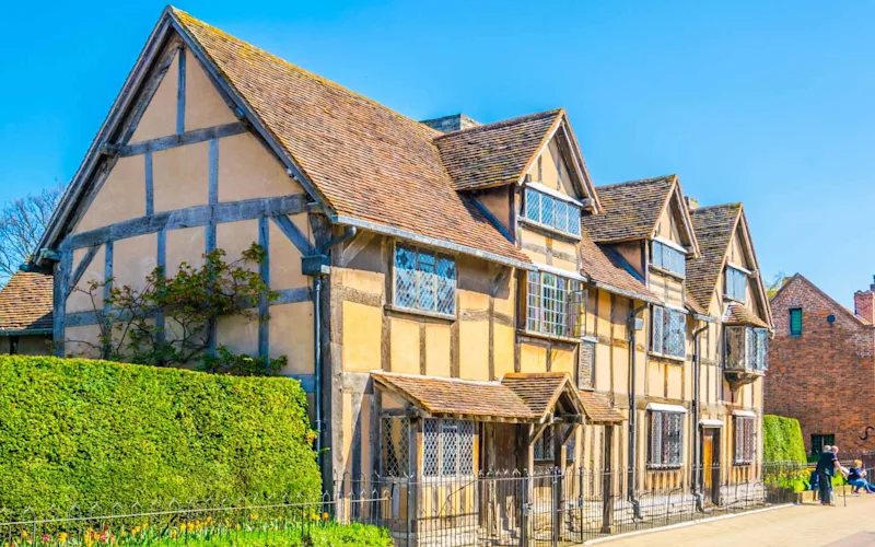 shakespeares-house-stratford-upon-avon-england-historic