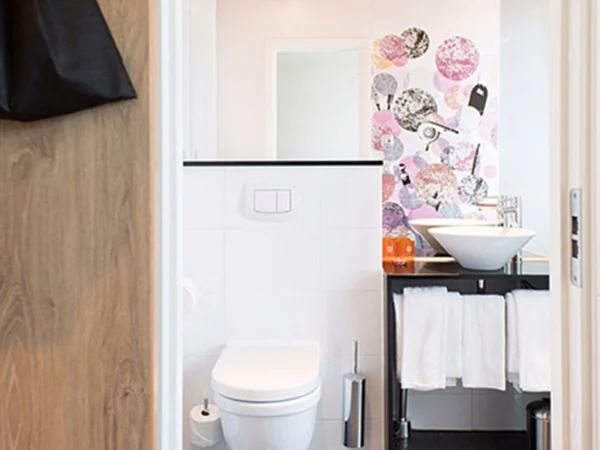 Stockholm-Motel-L-Alvsjo-bathroom