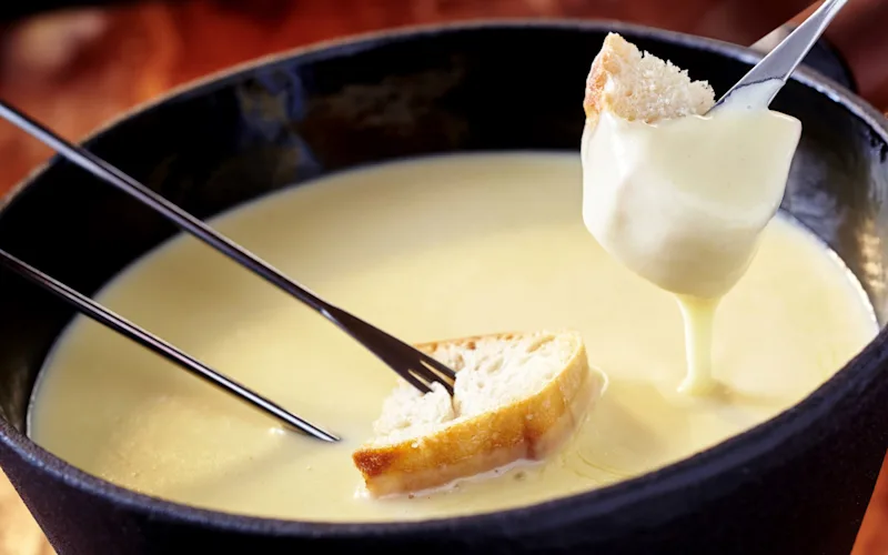 switzerland-swiss-cheese-fondue-dinner-optional-excursion
