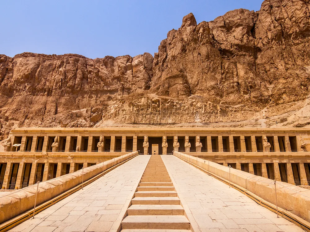 temple-of-hatshepsut-main-entrance-stairs-egypt-swiper-hero-gallery