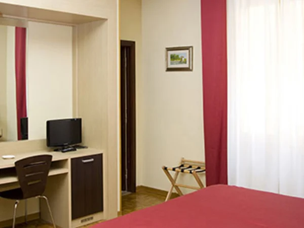 Tuscany-Hotel-Terme-Pellegrini-bedroom