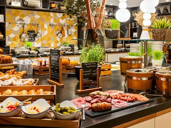 vienna-house-by-wyndham-berlin-breakfast