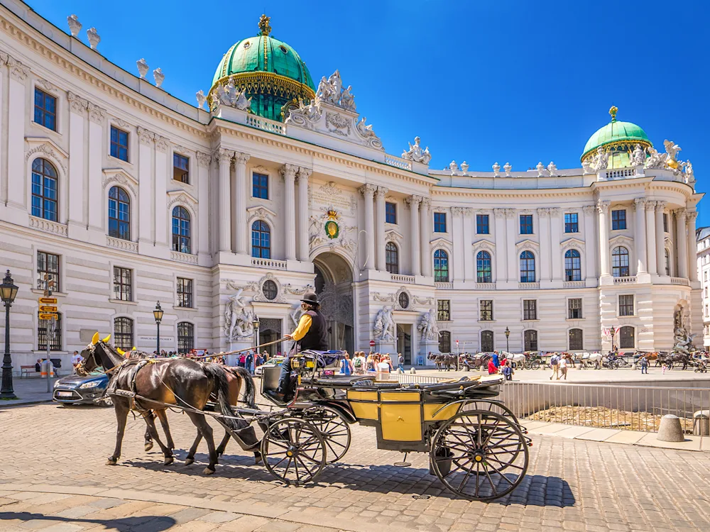 Vienna-palace-Austria-swiper-hero-gallery
