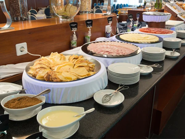 VIP-Executive-Arts-Hotel-Breakfast