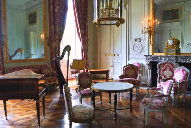 Petit Trianon Entertainment Room