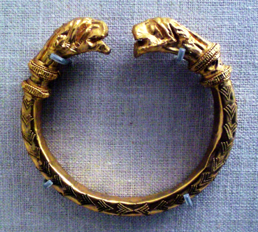 Etruscan gold bracelet at Boston MFA
